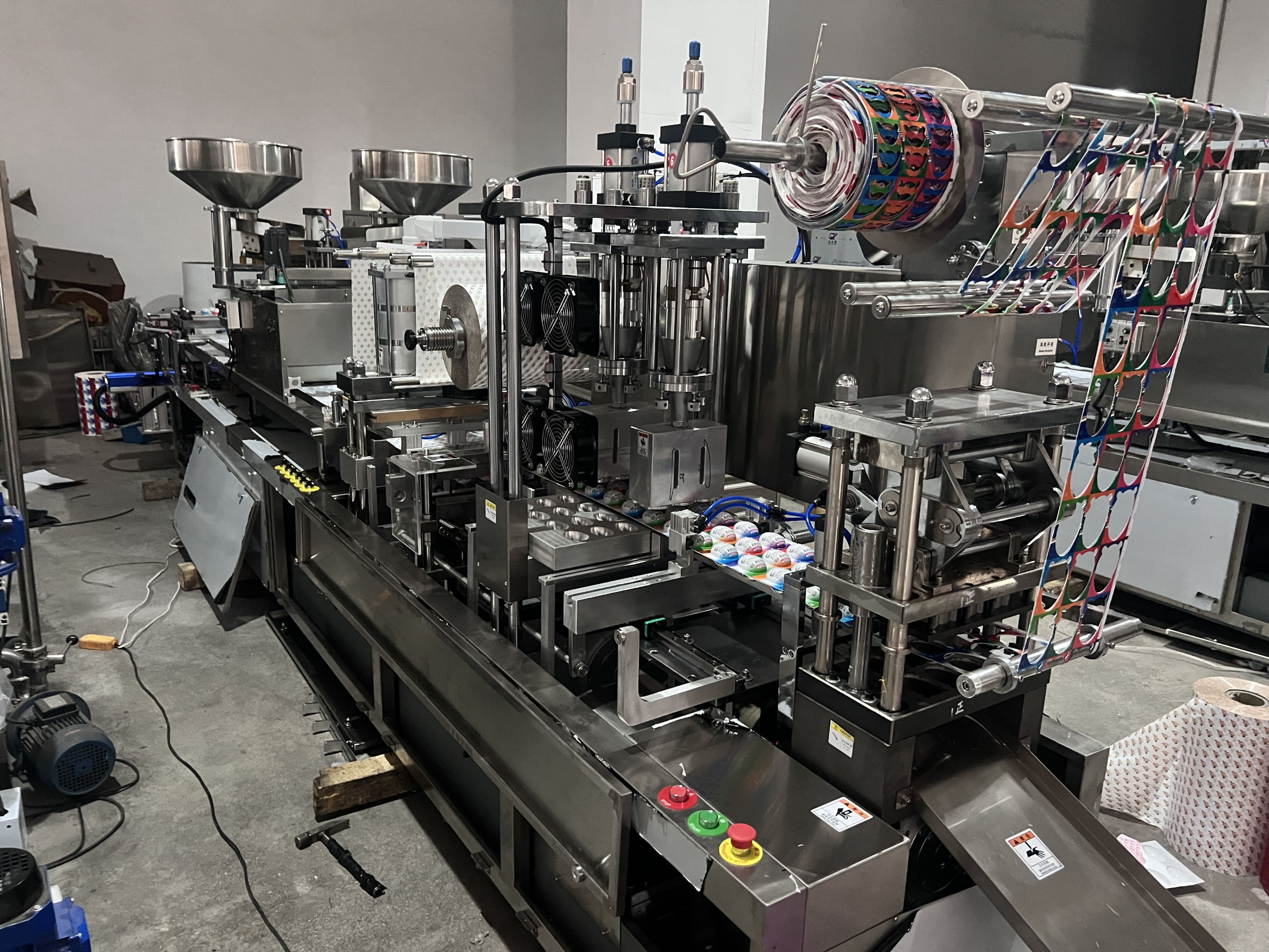 Semi-Automatic vs Fully Automatic Blister Machine A side-by-side comparison of a semi-automatic and a fully automatic blister machine.