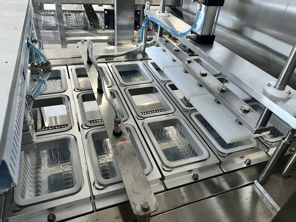 prepared rice cup diameter mold and indexing pitch in filling sealing machine