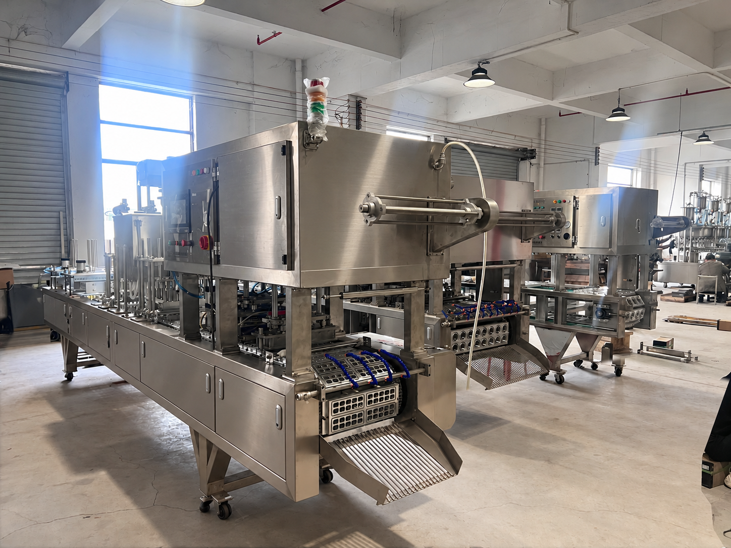 Packaging equipment in the Xinchuang workshop